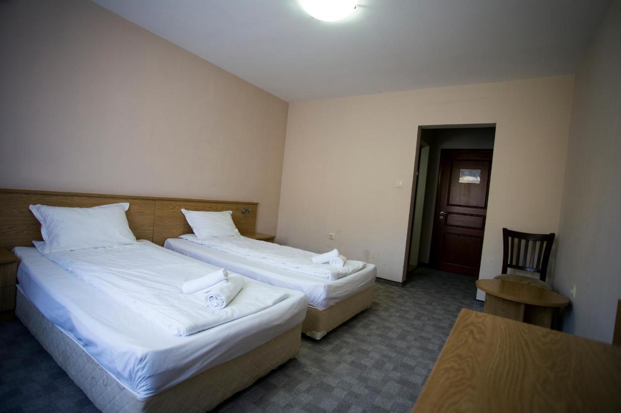 Family Prim Hotel Санданський Екстер'єр фото