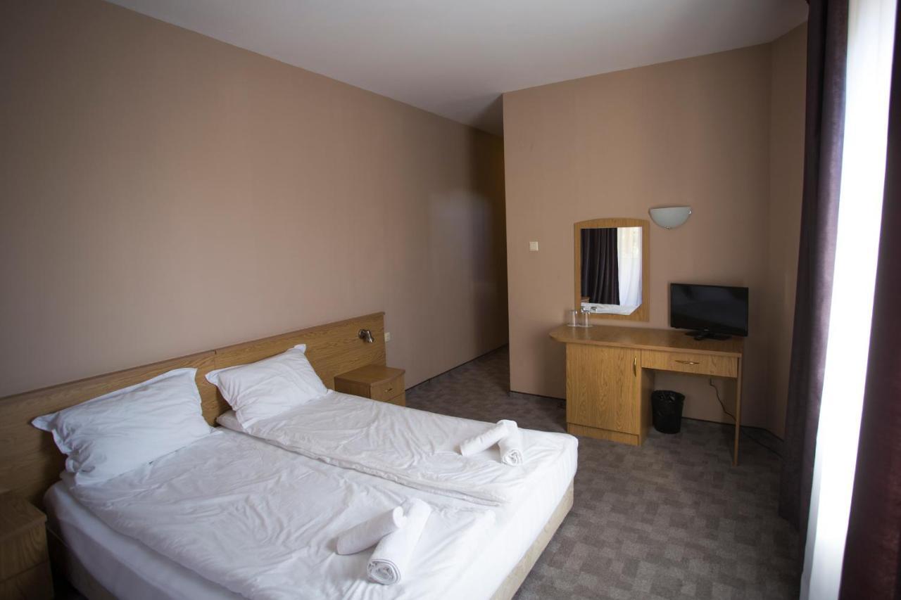 Family Prim Hotel Санданський Екстер'єр фото