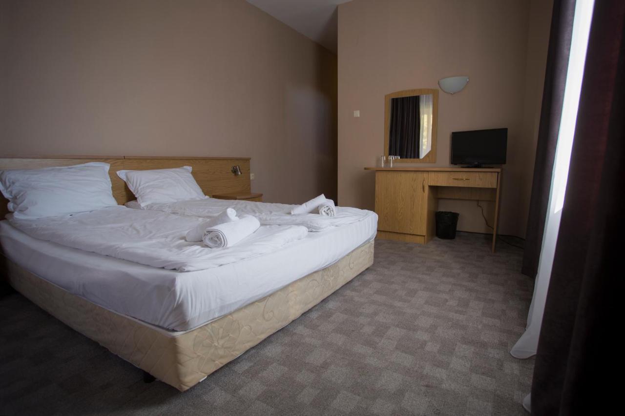 Family Prim Hotel Санданський Екстер'єр фото