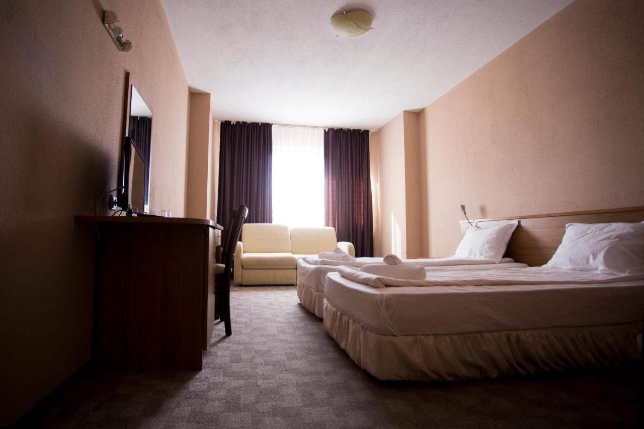Family Prim Hotel Санданський Екстер'єр фото