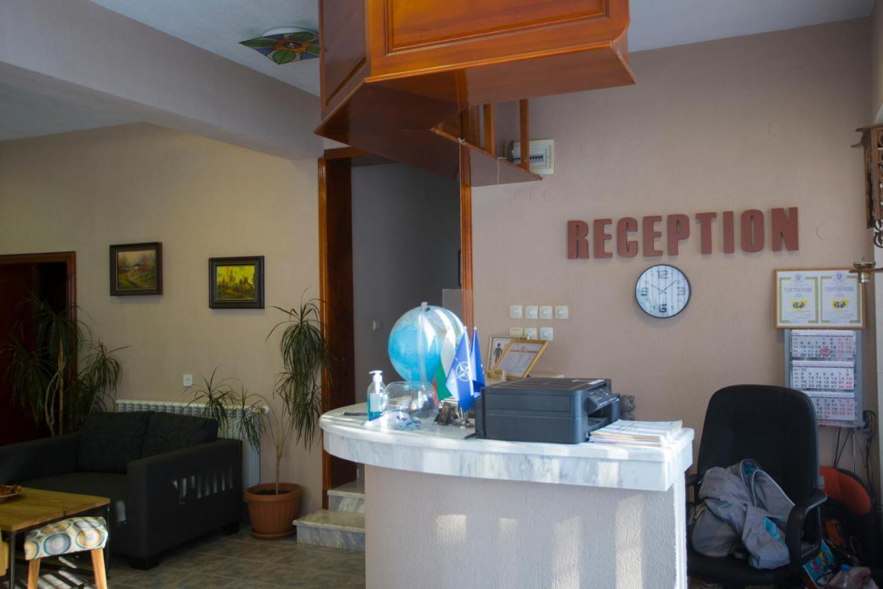 Family Prim Hotel Санданський Екстер'єр фото