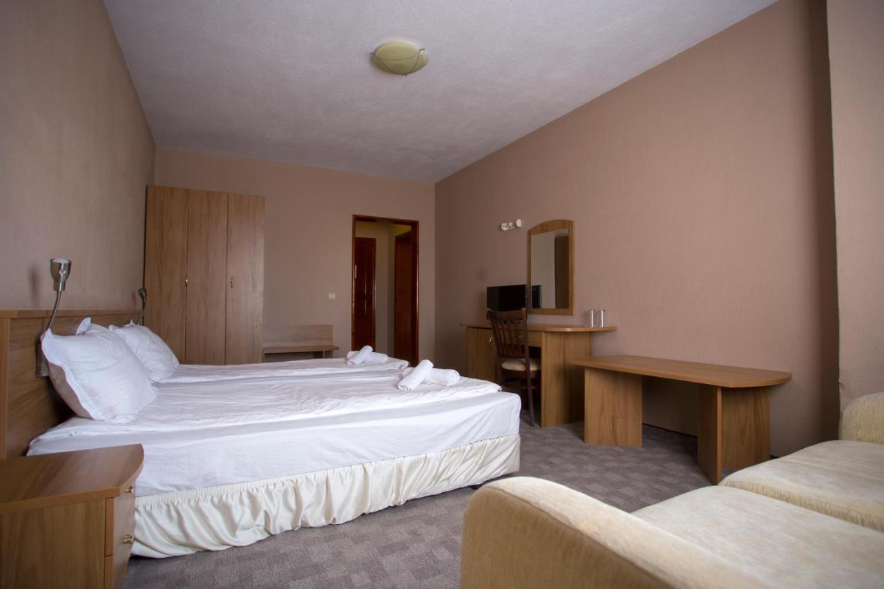 Family Prim Hotel Санданський Екстер'єр фото