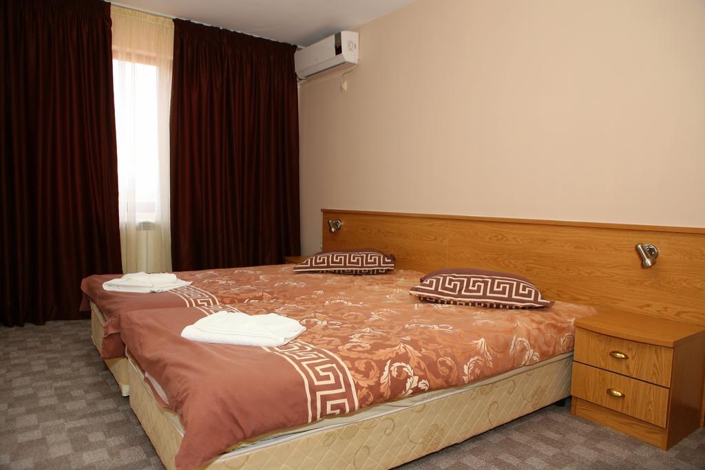 Family Prim Hotel Санданський Екстер'єр фото