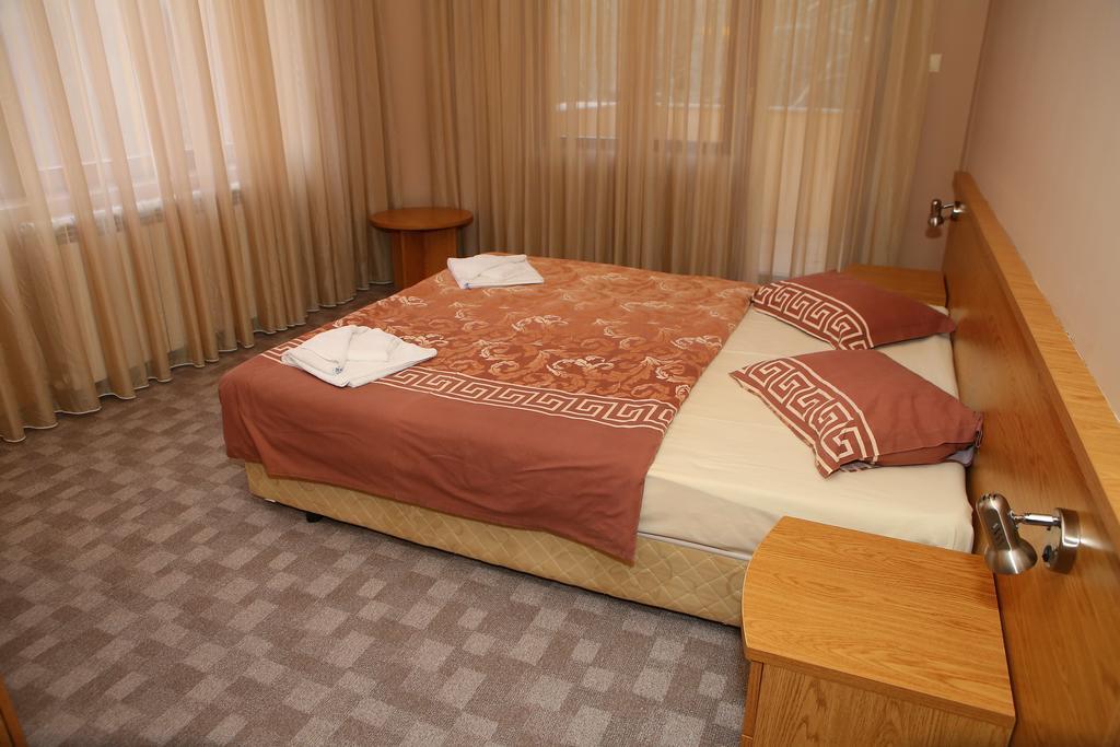 Family Prim Hotel Санданський Екстер'єр фото
