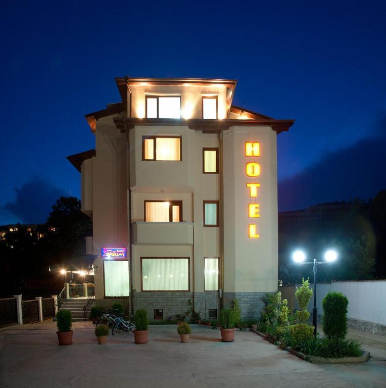 Family Prim Hotel Санданський Екстер'єр фото